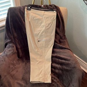 Eddie Bauer First Ascent Pro Guide Capris sz 10, color khaki.